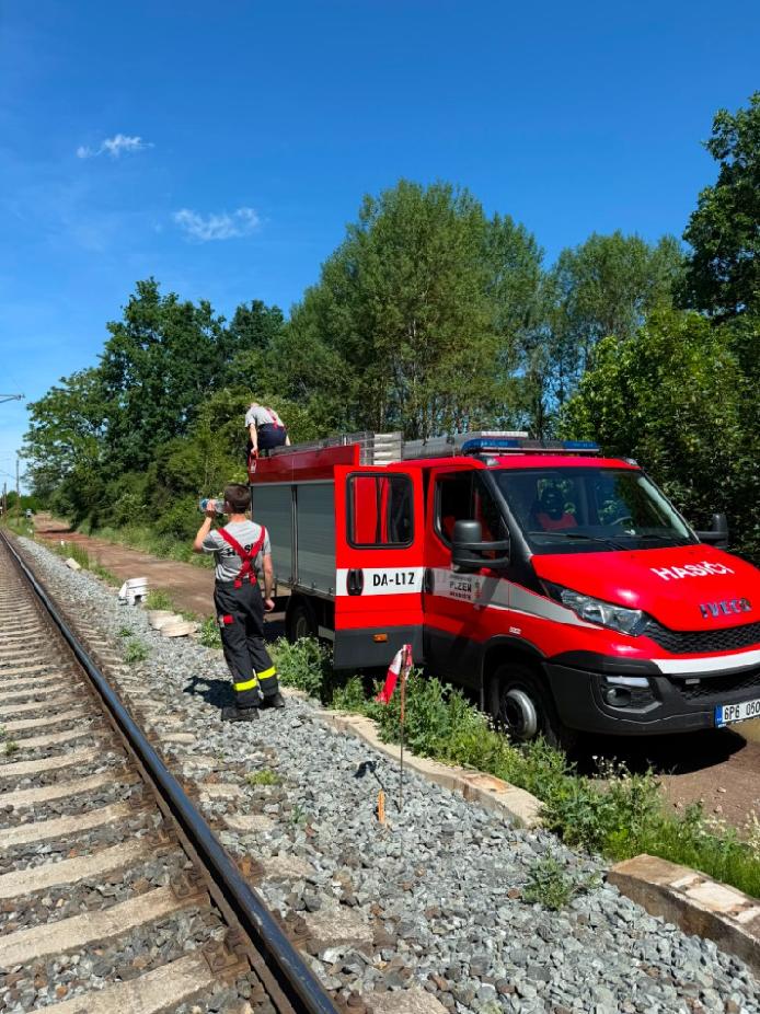 999